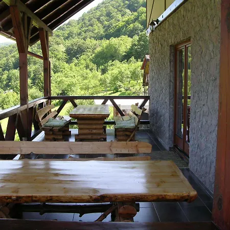 度假居 Holiday House ,,Eagle