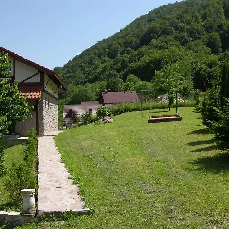 度假居 Holiday House ,,Eagle